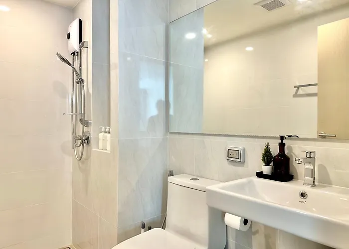 Modern 1br In Near Bangna & Bitec Apartment *